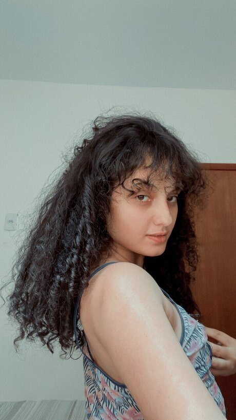 Paula Leal high quality model img