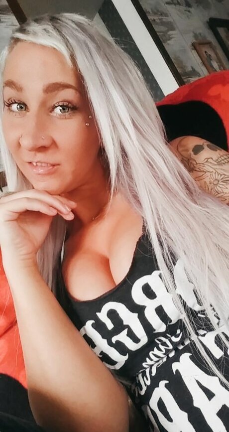 Beth P sexy actress pic