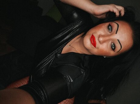 UVerunky_ high quality pornstar image