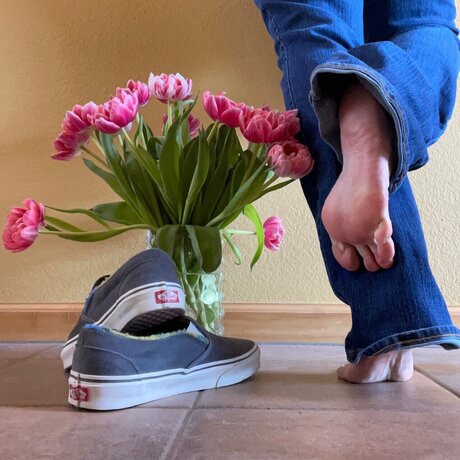 Queen of Vans hot model photo