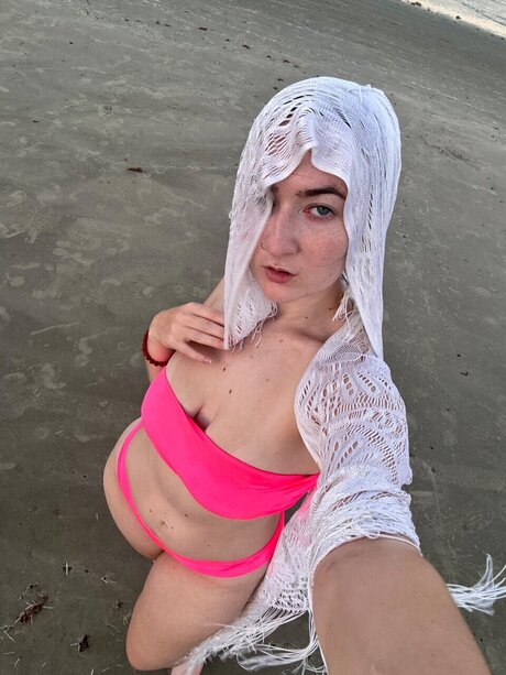 jenniO model naked pics