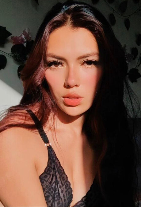 VICTORIA JONESS beautiful model img