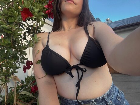 Bella Treatz beautiful pornstar photos