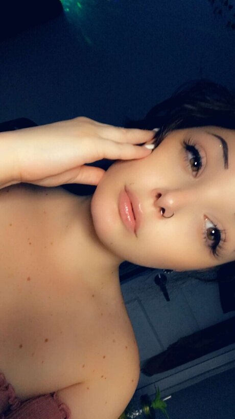 adira lyfe porn model img