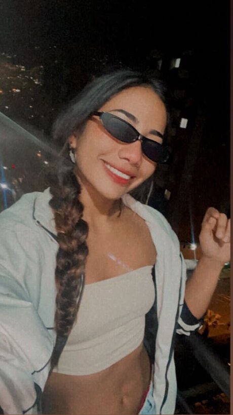 La Pili Val model perfect img