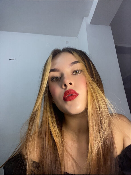 Iza_ pretty star pictures