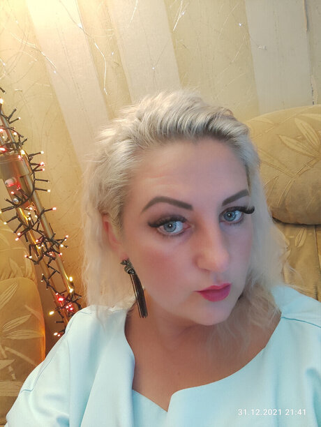 Latvian M I L F VIP erotic pornstar archive