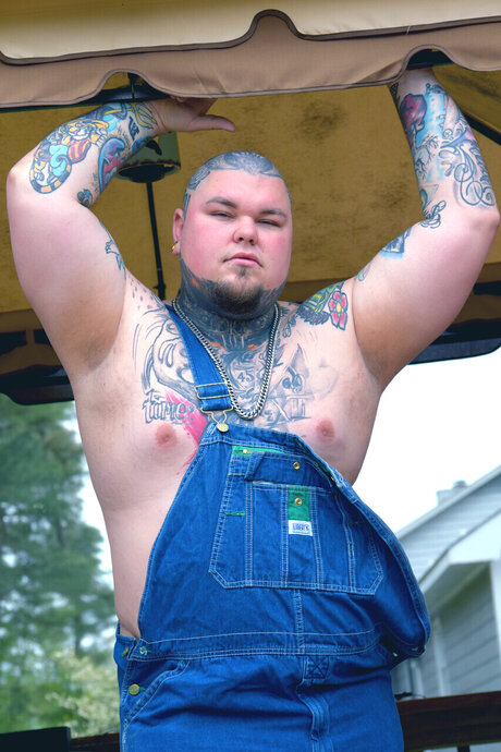 Artofjondump sex model pic