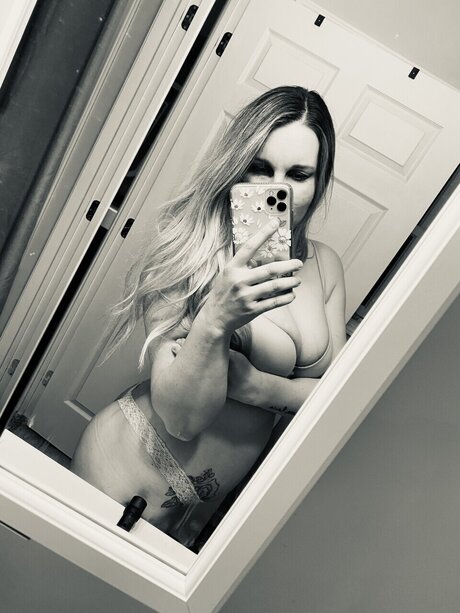 Mommy Body nice actress img