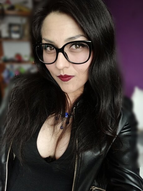 Elizabeth Vazquez nude model pic