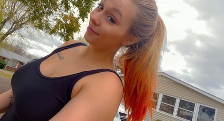 Princessapeechy96 pornstar sex images