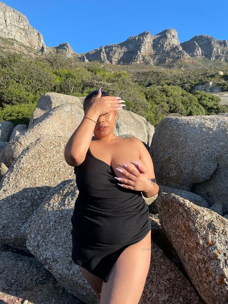 Princess H lo_ erotic pornstar image