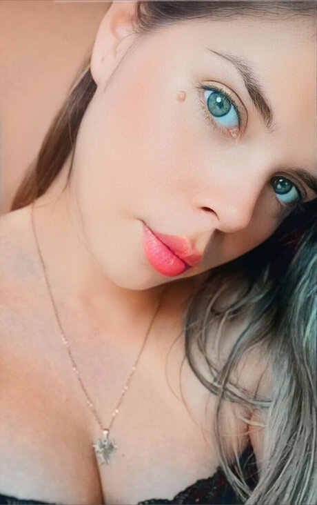 Romy Segovia star xxx photo