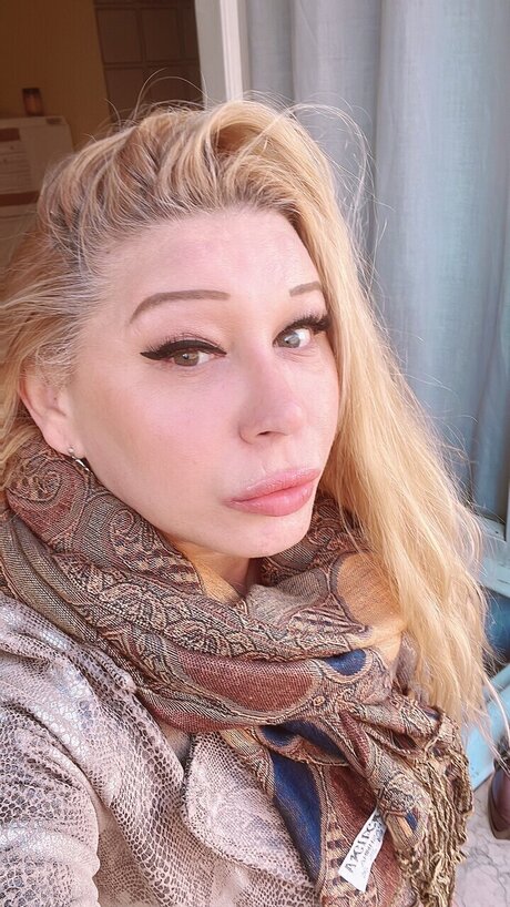 Melissa Barton star naked pic