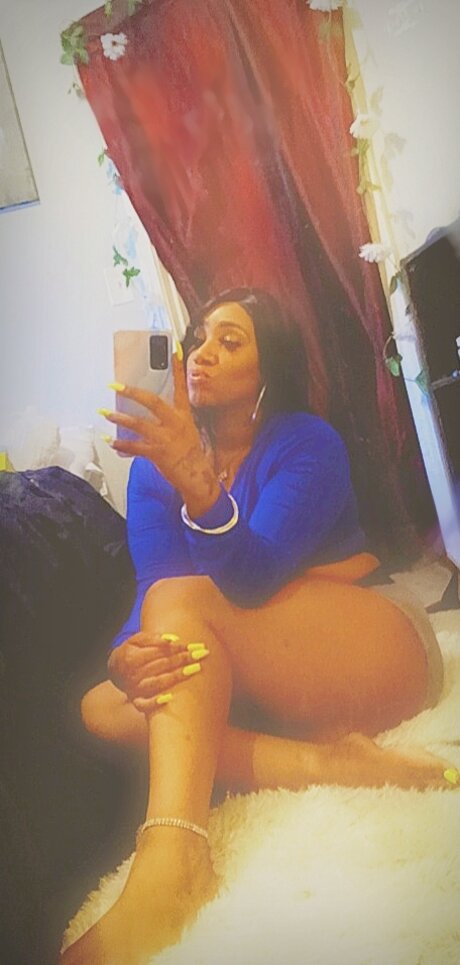 Carmen Sky model exclusive pics