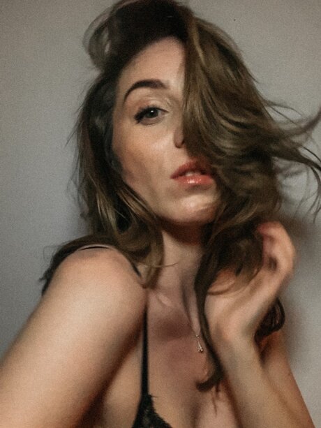 Fabienne star nude picture