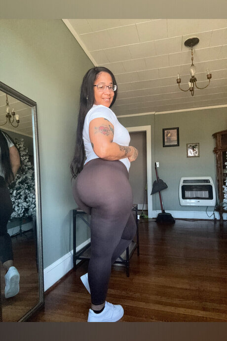 Everlasting Desire star sexy picture