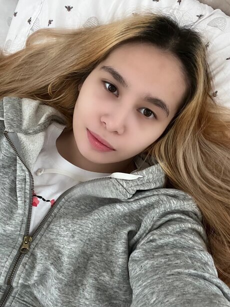 Emerson Hearts art model images