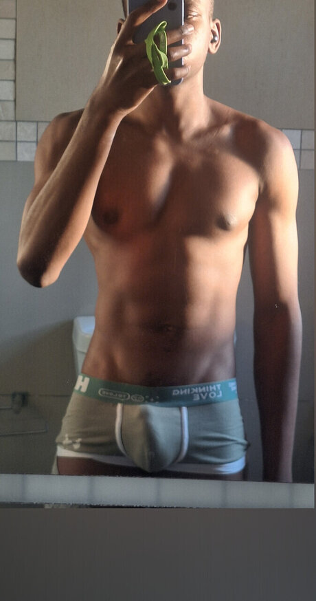 DevilishDee nude star photo