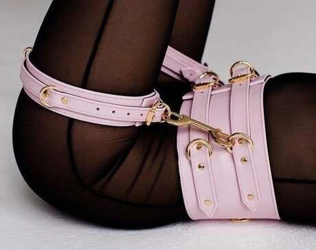 MsGiardano erotic actress img