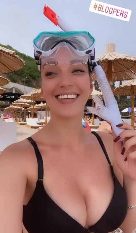 Tina Dakic star pretty galleries