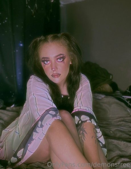 demonsfree naked model archive