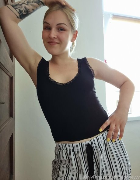 chloehoneyyy pornstar beautiful image