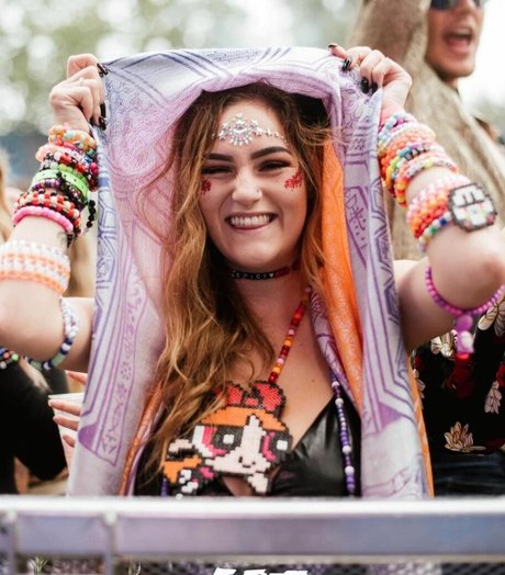 Chloe Moniz actress picture