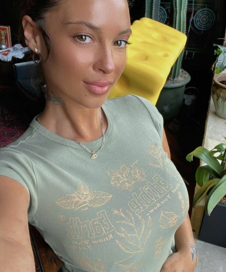 dripping wet pussy onlyfans sexy image