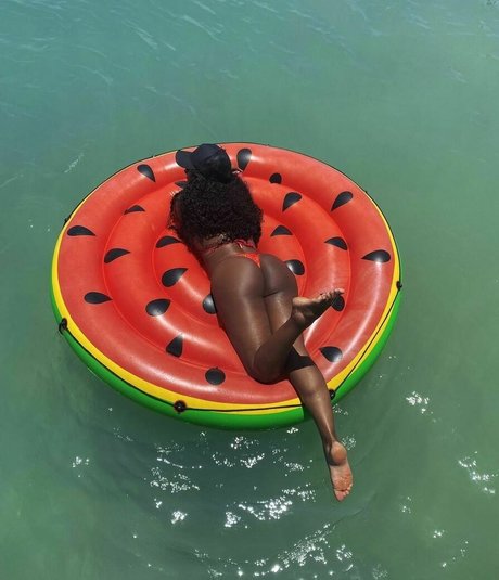 Cris Vianna nice model img