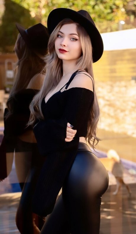 Monica Jimenez star art archive