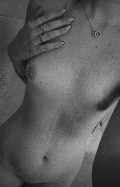 Eliza Falk0 star free images