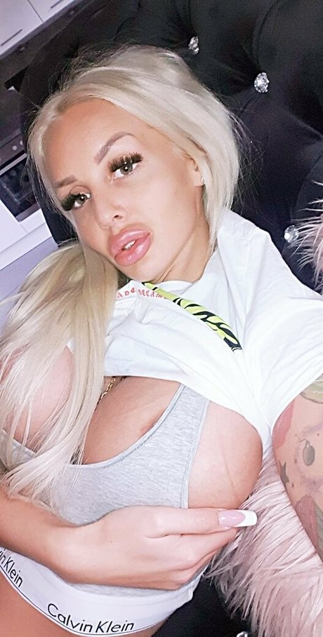 blondiebombxxx xxx model img