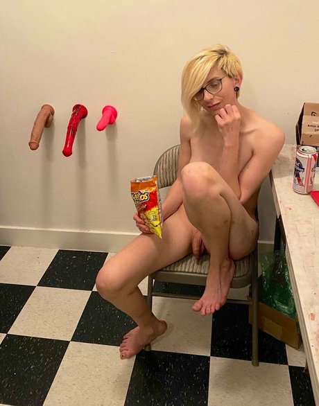 Cassie Coyote pornographic actress pic