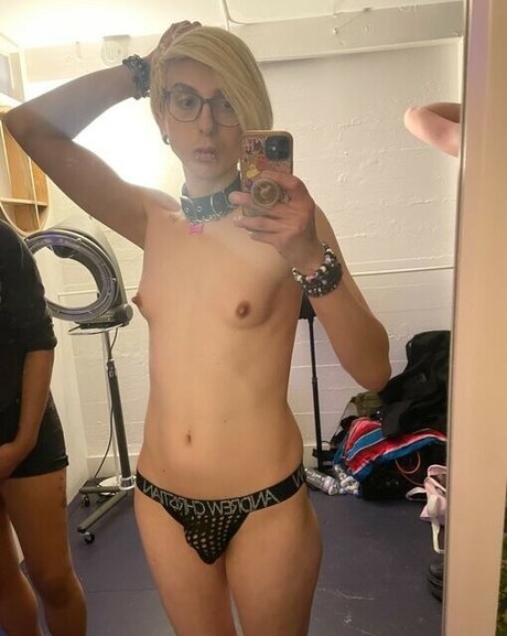 Cassie Coyote xxx pornstar galleries