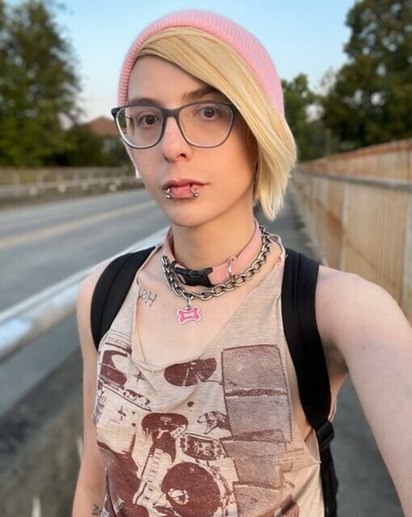 Cassie Coyote sexy pornstar images