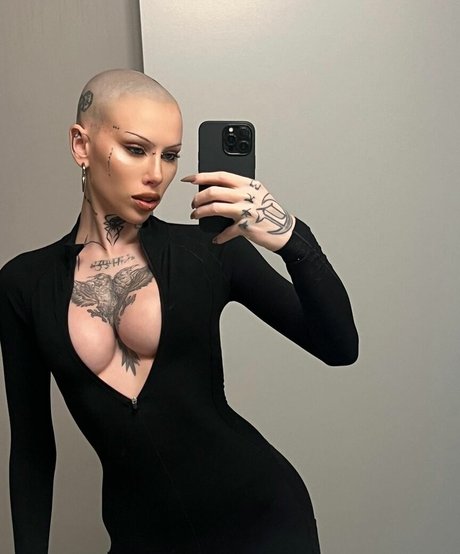 Siiickbrain naked actress pic