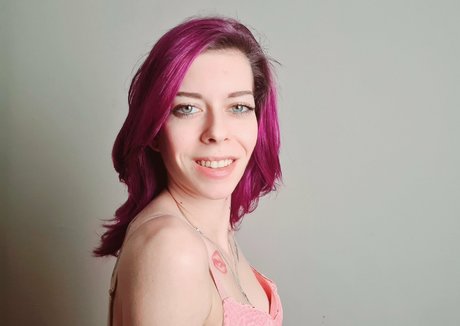 sneakers onlyfans hot xxx pics