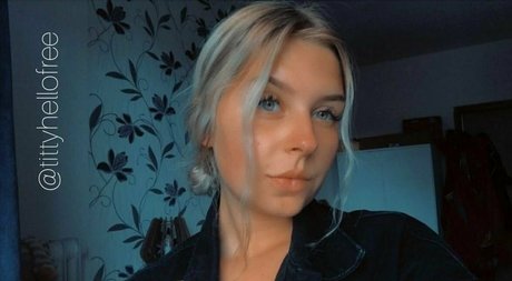 thickbabyzara model xxx pic