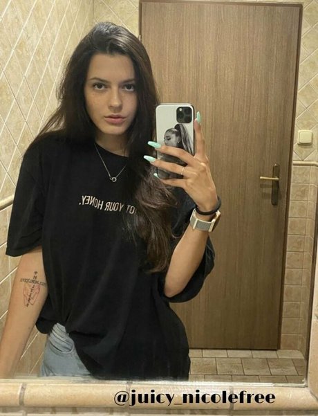 thickbabyzara sexy actress picture