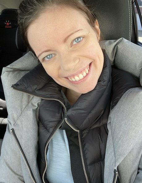 bedroom eyes free pretty actress galleries