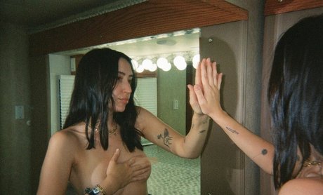 Elohim naked star pic