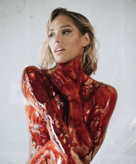 Emily Viuhkola adult model pic