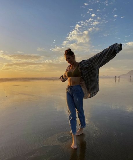 Emily Viuhkola best model archive