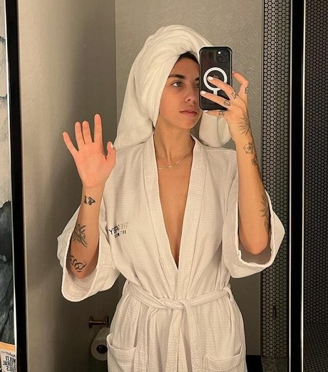 giantess onlyfans sexy naked photo