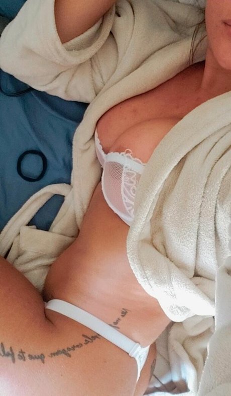 Janairla Barreto erotic star images