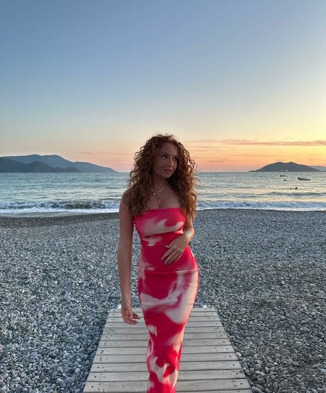 Ilonaaln free model photo