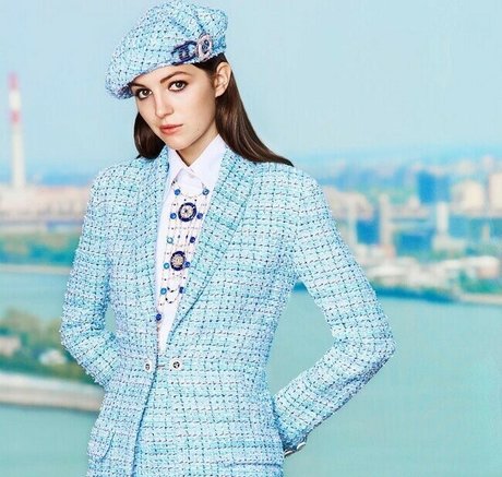 Ella Hunt star sexy archive