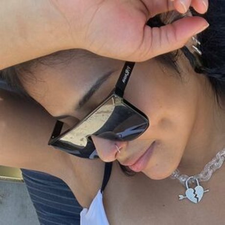 Chantell Flores model porn archive