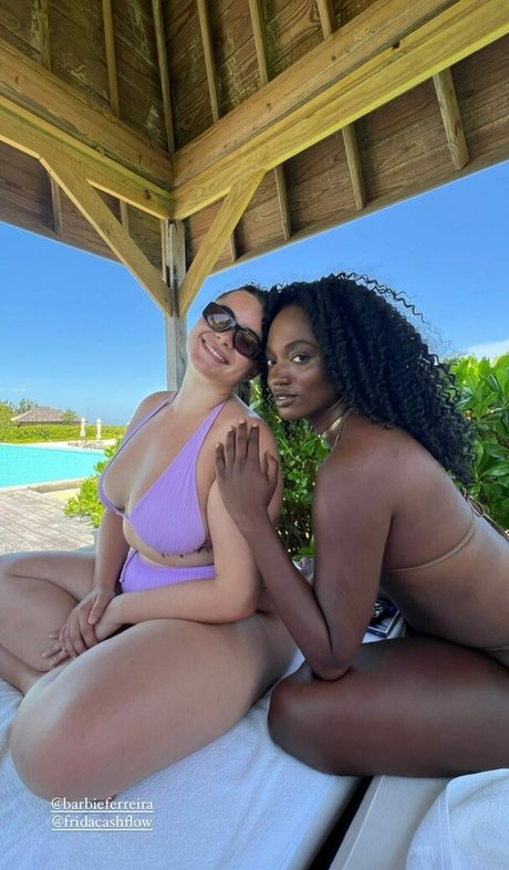 model onlyfans erotic photos